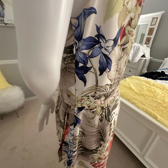 Tommy BAHAMA Floral shift dress. Size 10 fully lined - Picture 5 of 9